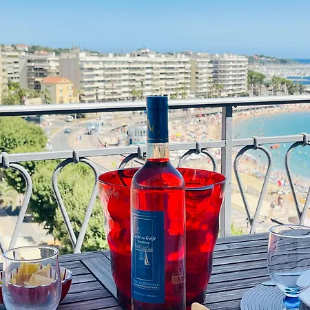 Vue Sur La Baie De Raphael